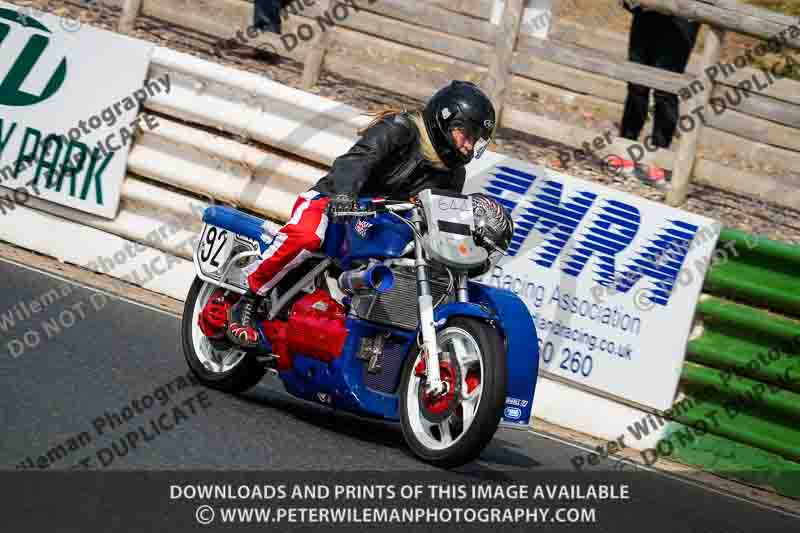 Vintage motorcycle club;eventdigitalimages;mallory park;mallory park trackday photographs;no limits trackdays;peter wileman photography;trackday digital images;trackday photos;vmcc festival 1000 bikes photographs